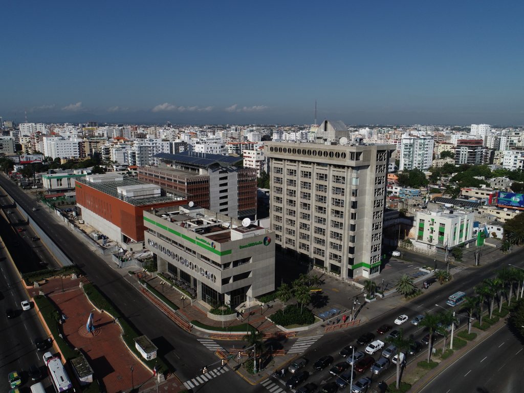 Torres de apartamentos en construcción en Evaristo. Precios 2018